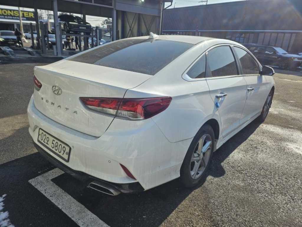 HYUNDAI Sonata - Vista 7