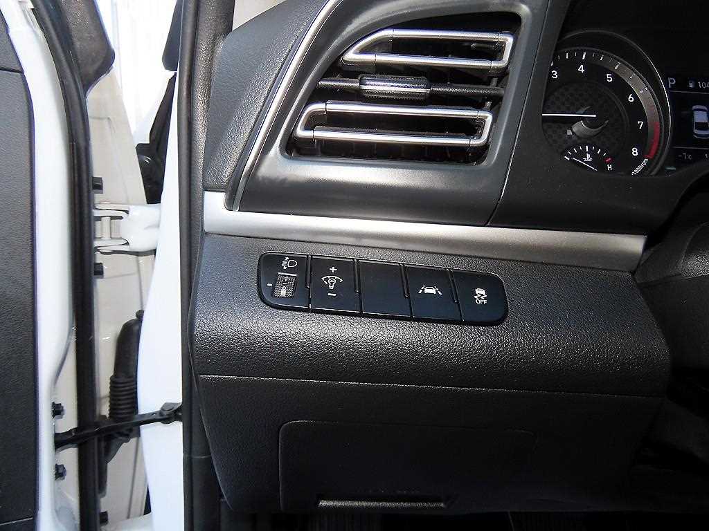 HYUNDAI Avante - Vista 12