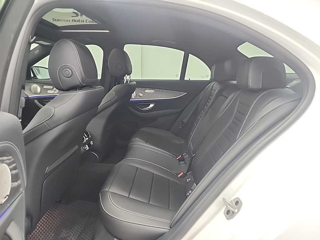 Mercedes Benz E class - Vista 12