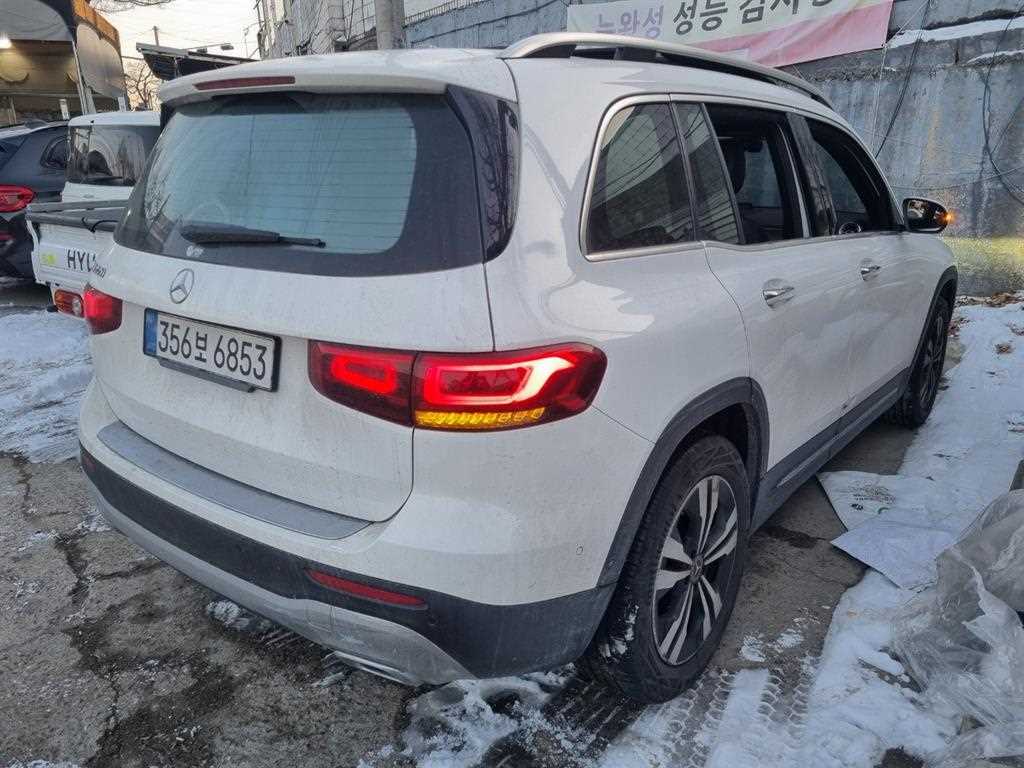 Mercedes Benz GLB Class - Vista 3