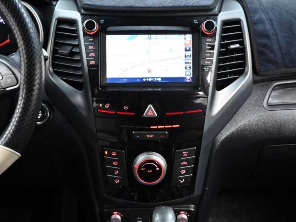 Ssangyong Tivoli 2018 Blanco - Importación desde Corea - HF Imports Iquique - Foto 14