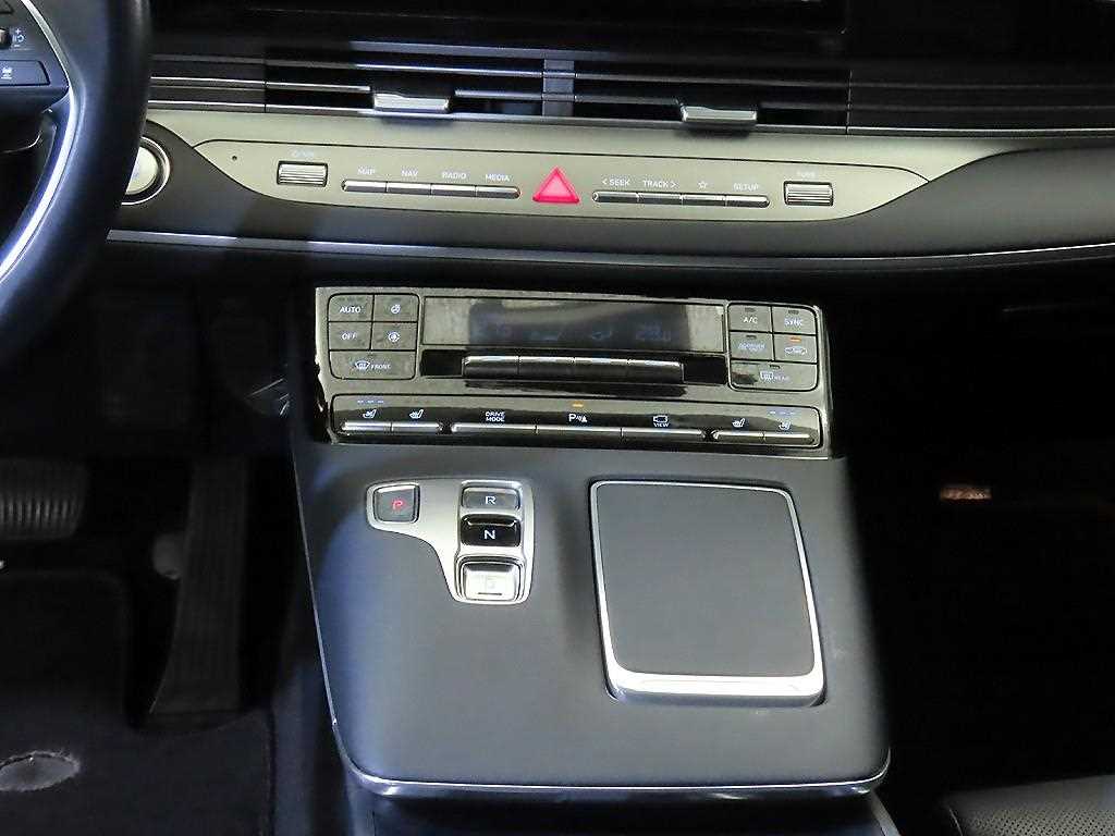 HYUNDAI Grandeur - Vista 12