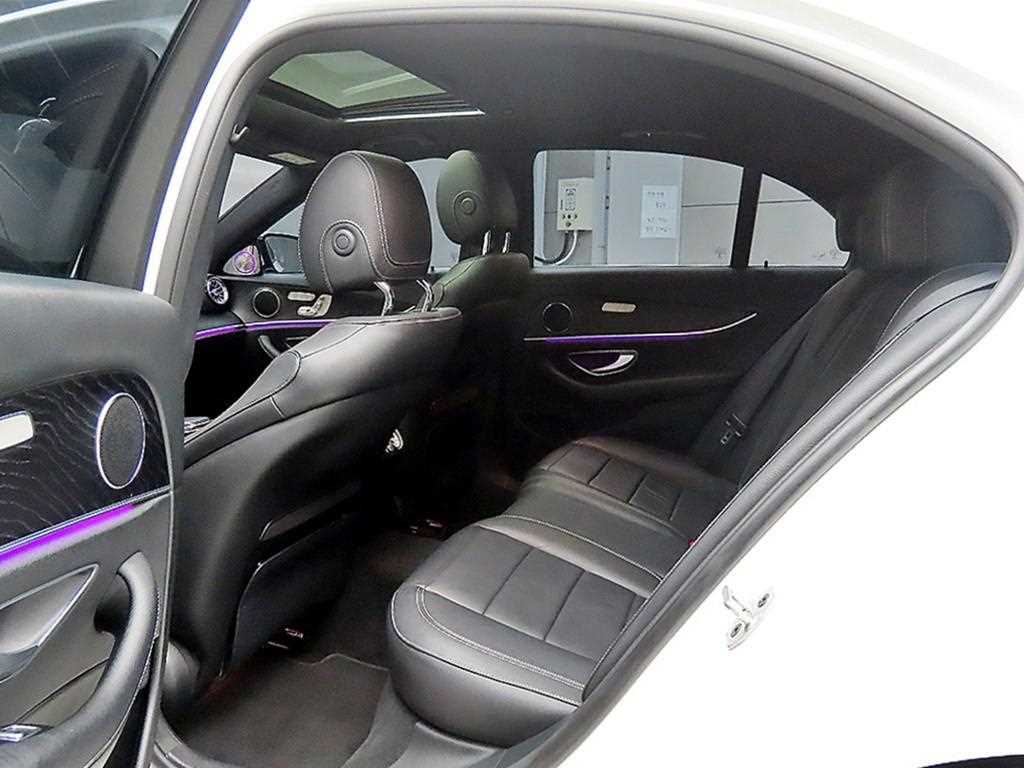 Mercedes Benz E class - Vista 6