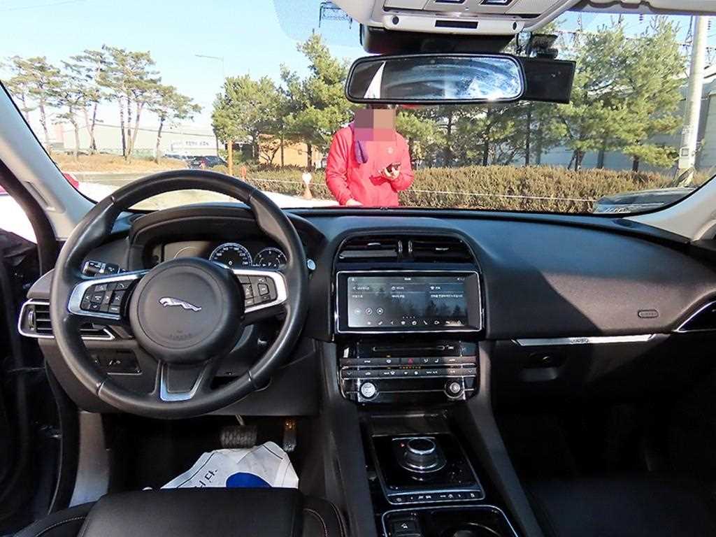 Jaguar F-PACE - Vista 7