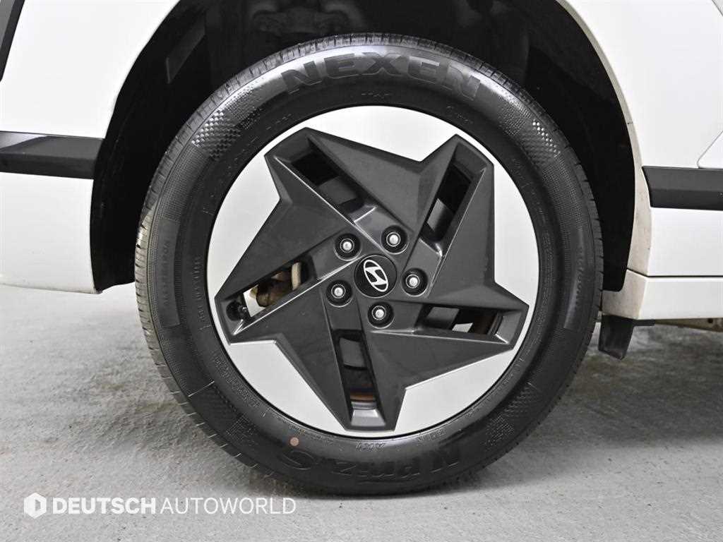 HYUNDAI Kona - Vista 5