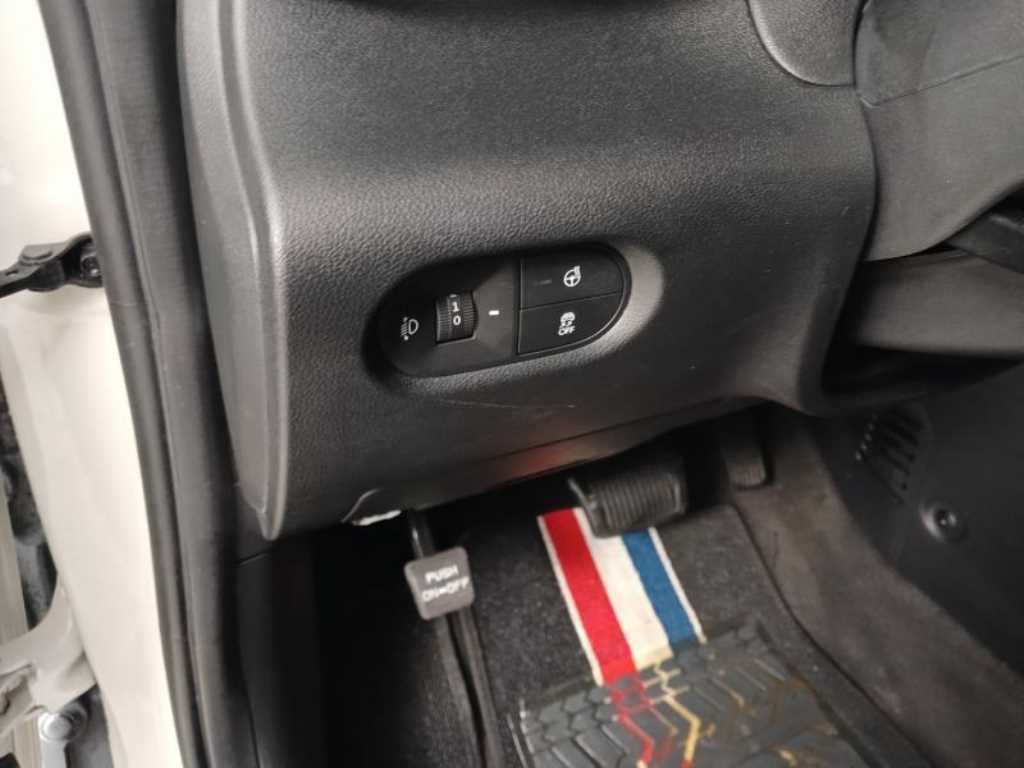 HYUNDAI Casper - Vista 12