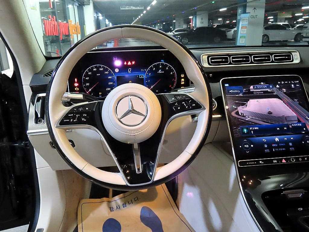 Mercedes Benz S Class - Vista 9