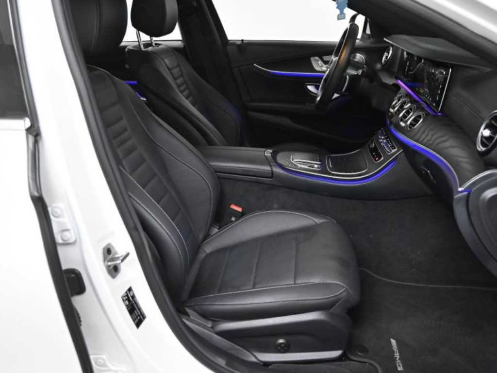 Mercedes Benz E class - Vista 10