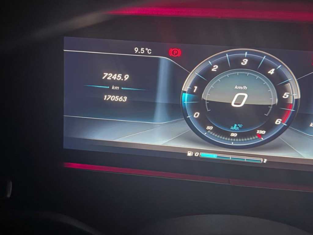 Mercedes Benz E class - Vista 4