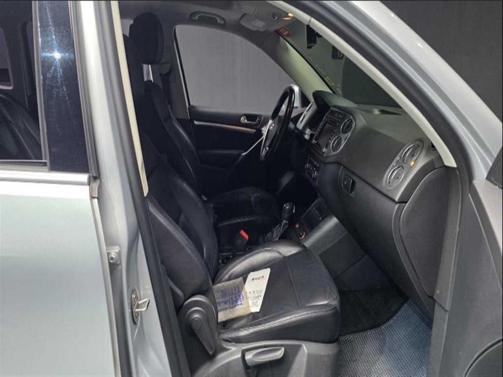 Volkswagen Tiguan - Vista 11