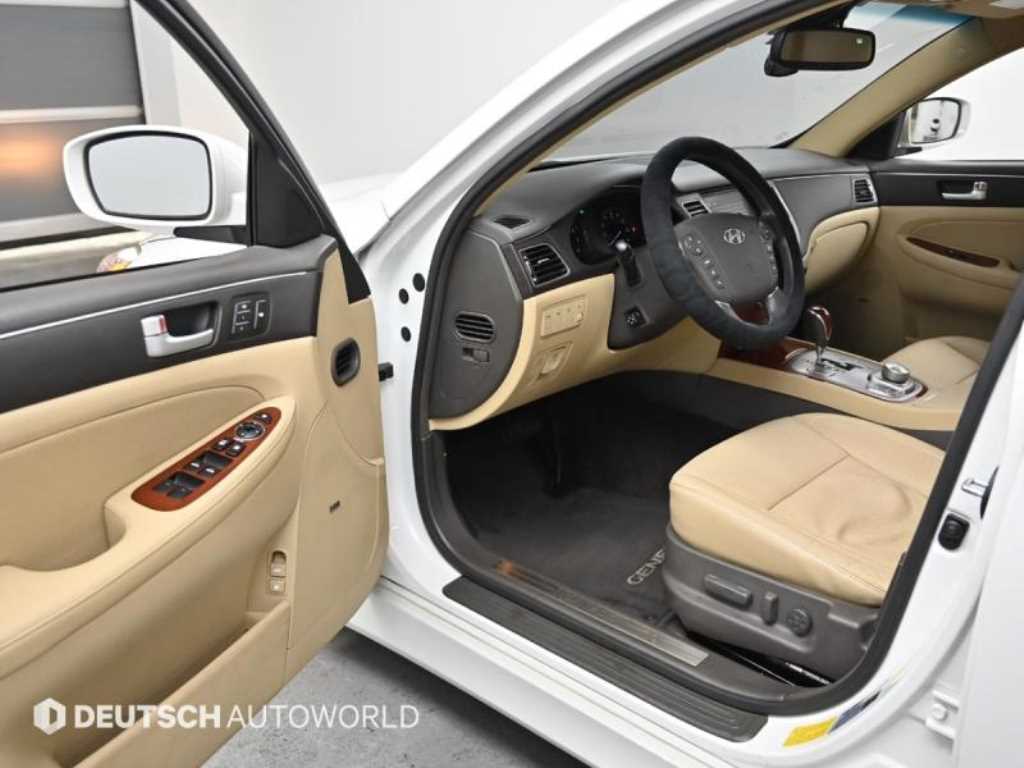 HYUNDAI Genesis - Vista 11