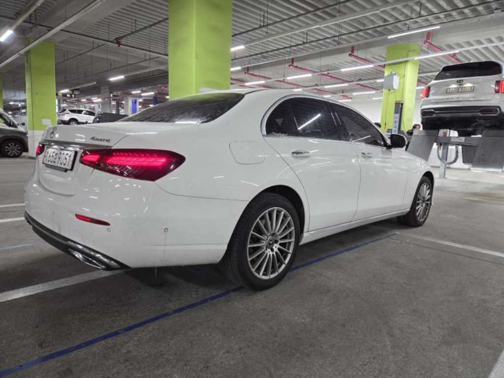 Mercedes Benz E class - Vista 9