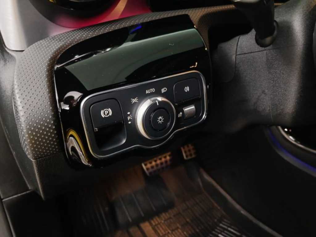 Mercedes Benz CLA Class - Vista 12