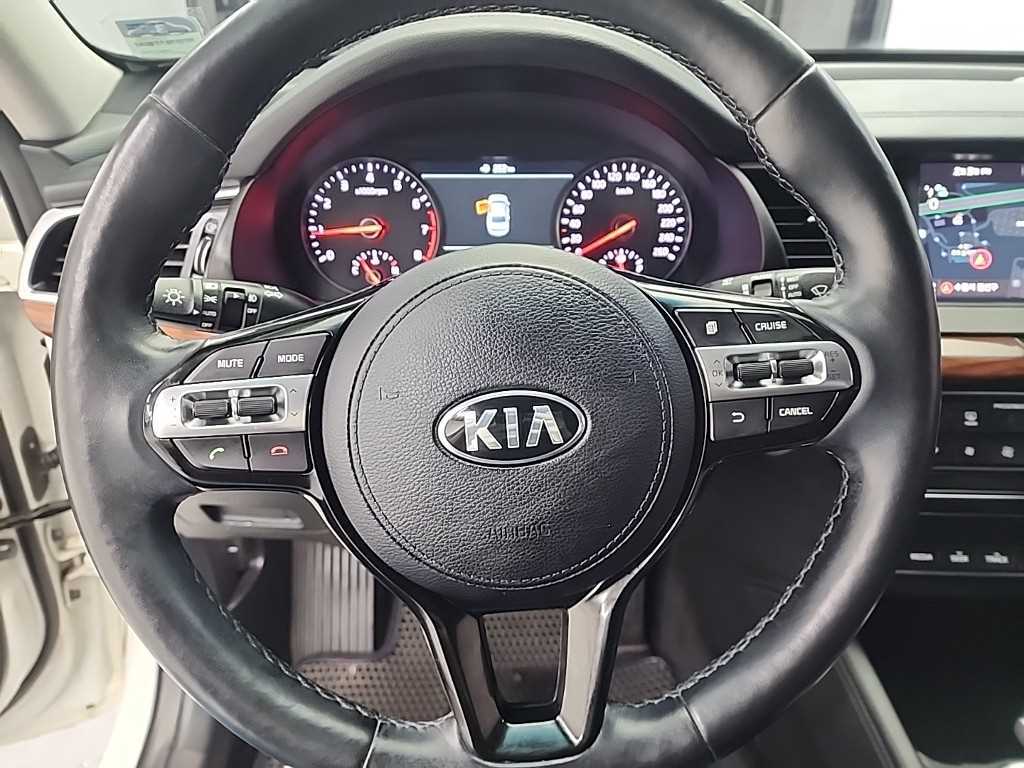 KIA K7 - Vista 9