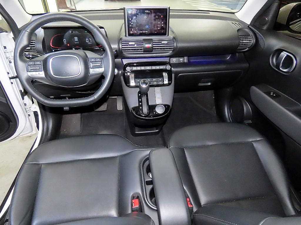 HYUNDAI Casper - Vista 10