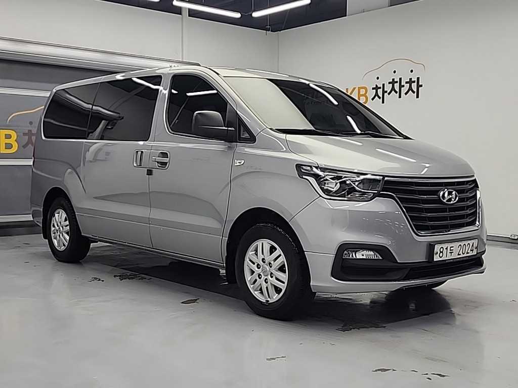 HYUNDAI Starex - Vista 4