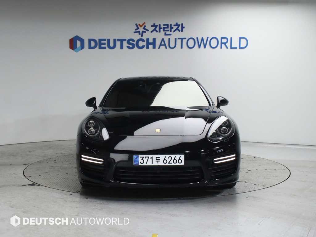 Porsche Panamera - Vista 3