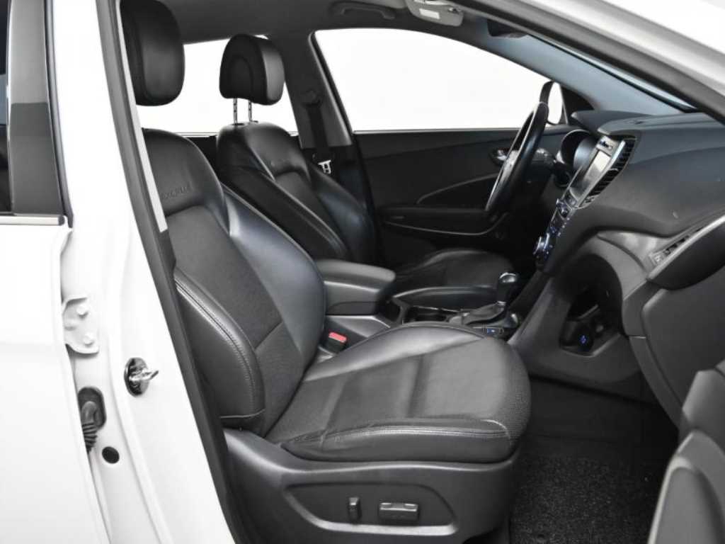 HYUNDAI Maxcruz - Vista 10