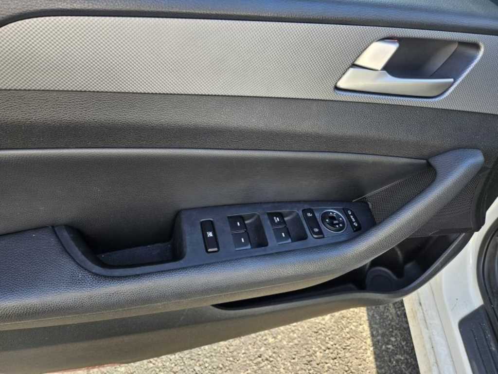 HYUNDAI Sonata - Vista 12