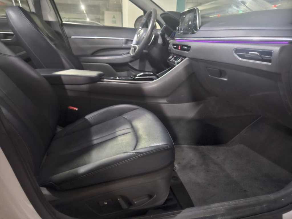 HYUNDAI Sonata - Vista 12