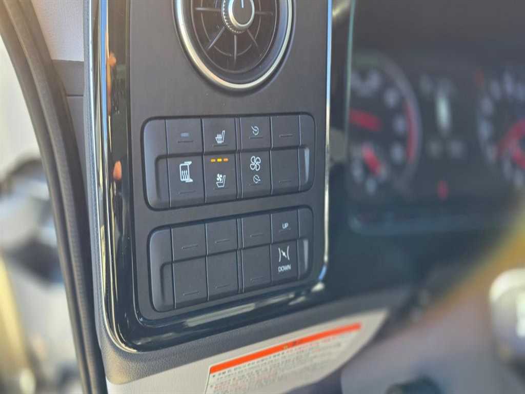 medium and large bus Hyundai bus - Vista 12