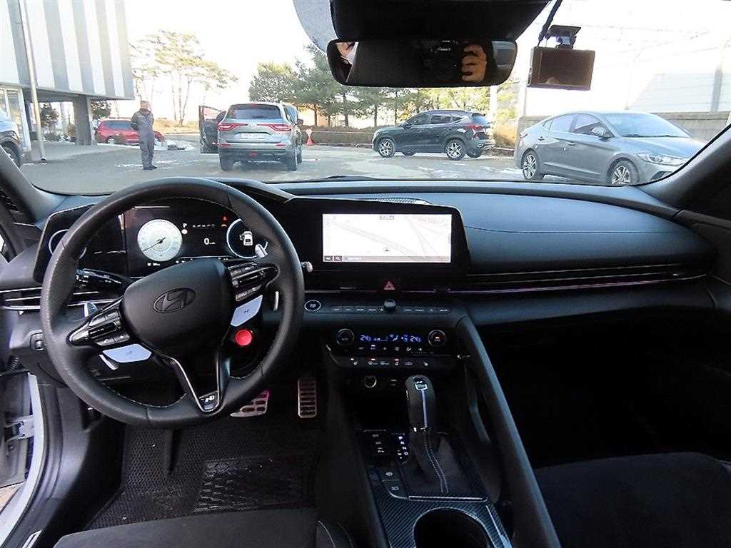 HYUNDAI Avante - Vista 7