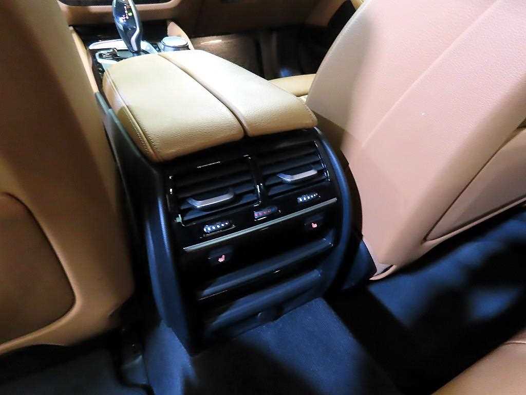 BMW 5 Series 2018 Gris - Importación desde Corea - HF Imports Iquique - Foto 16