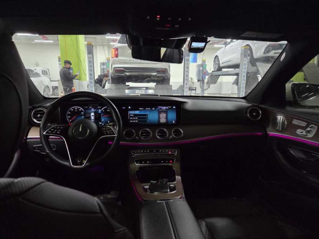 Mercedes Benz E class - Vista 7