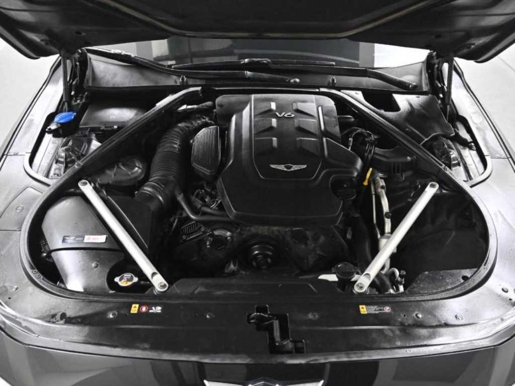 Genesis G90 - Vista 6