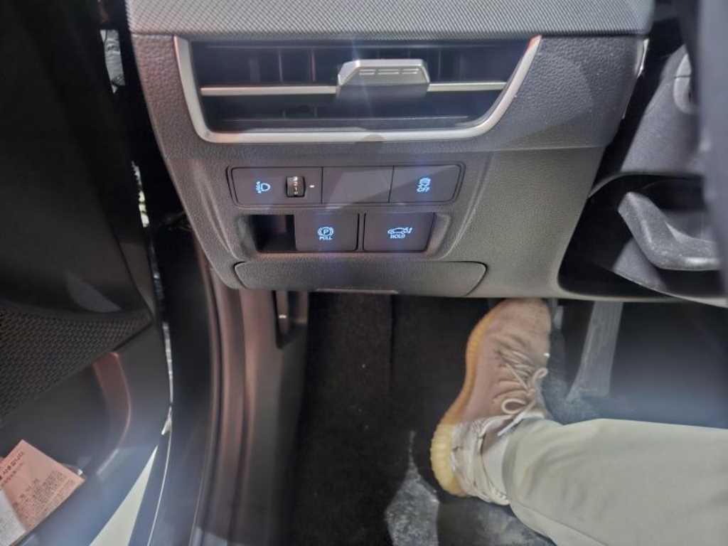 HYUNDAI Sonata - Vista 12