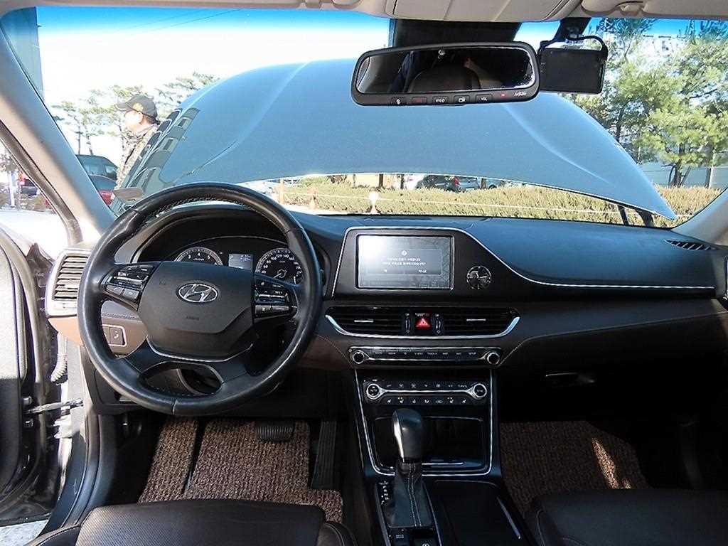 HYUNDAI Grandeur - Vista 7