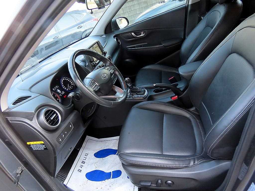 HYUNDAI Kona - Vista 5