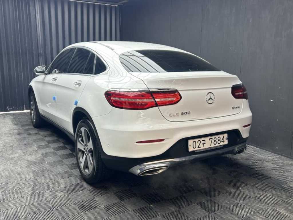 Mercedes Benz GLC Class - Vista 4