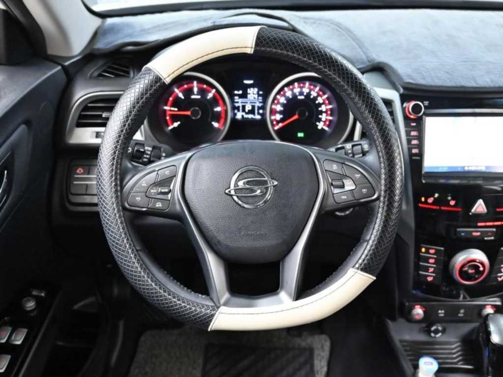 Ssangyong Tivoli 2018 Blanco - Importación desde Corea - HF Imports Iquique - Foto 13