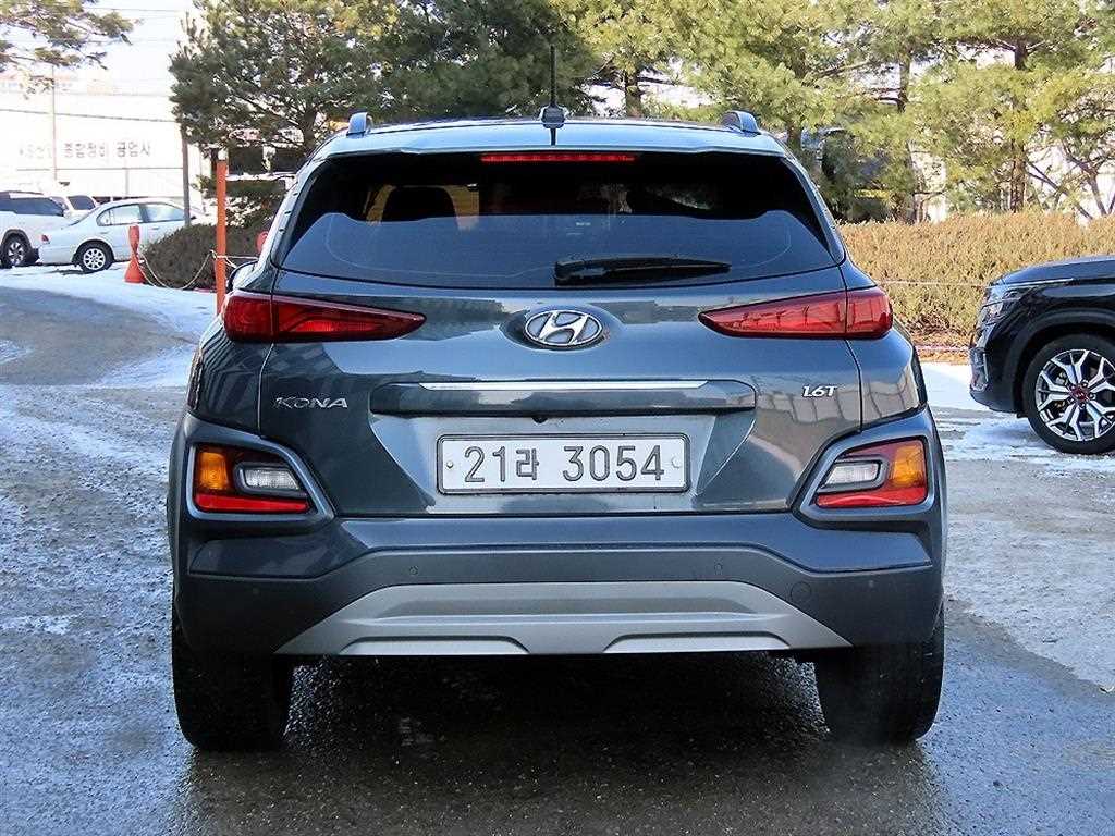 HYUNDAI Kona - Vista 4