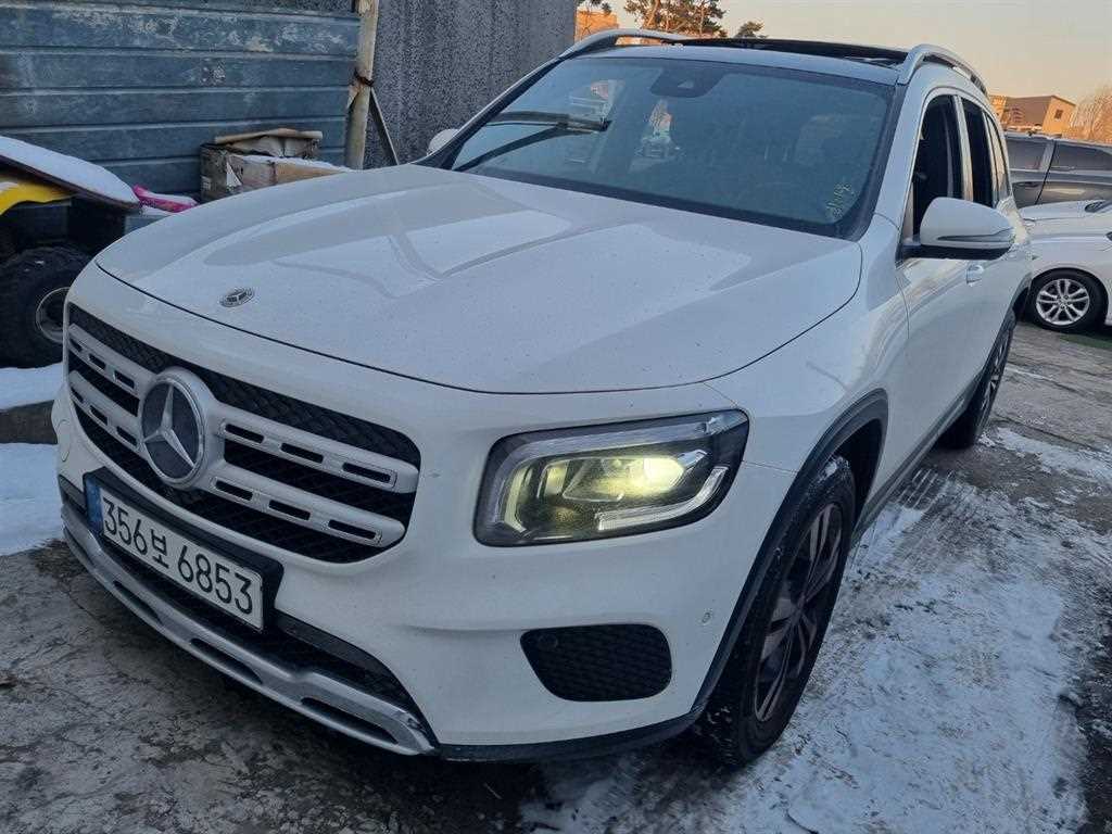 Mercedes Benz GLB Class - Vista 2