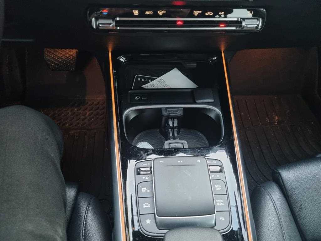 Mercedes Benz GLB Class - Vista 6