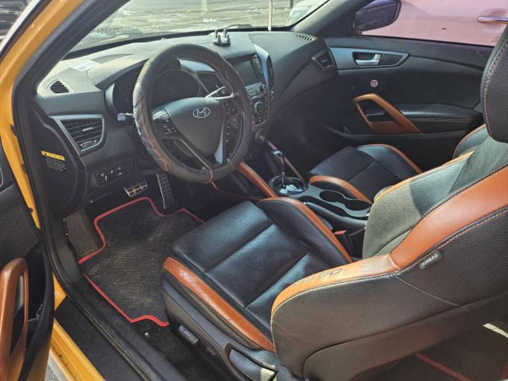 HYUNDAI Veloster - Vista 6