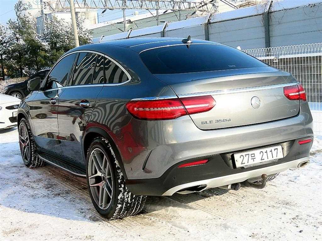 Mercedes Benz GLE Class - Vista 3