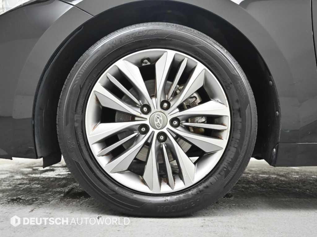 HYUNDAI Grandeur - Vista 5