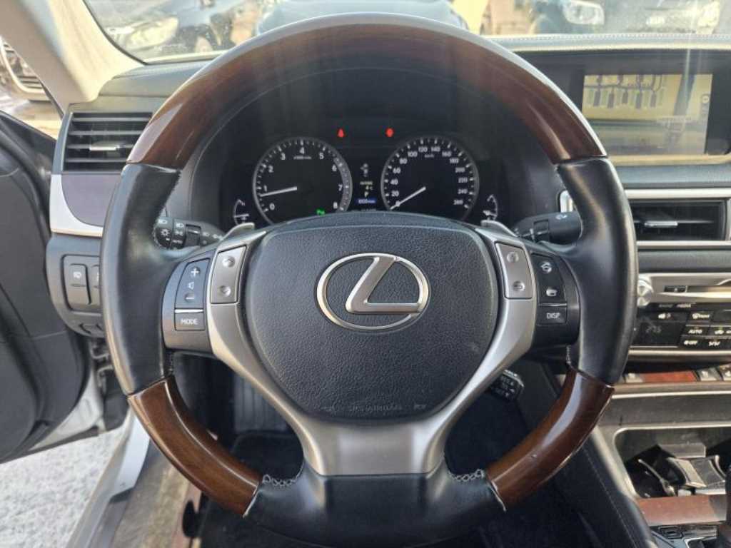 Lexus GS - Vista 10