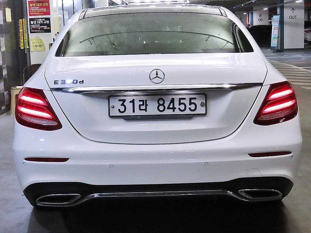 Mercedes Benz E class - Vista 5
