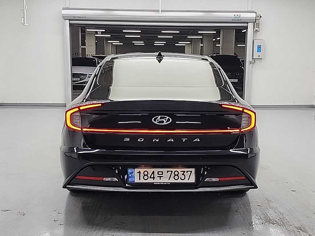 HYUNDAI Sonata - Vista 3