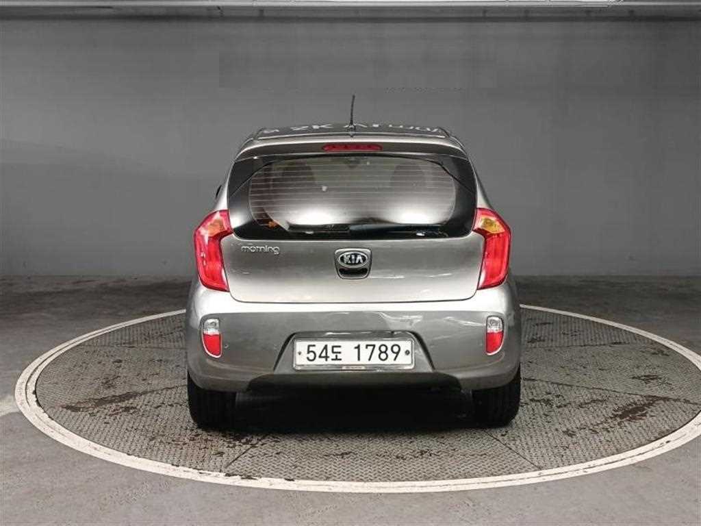 KIA Morning - Vista 4