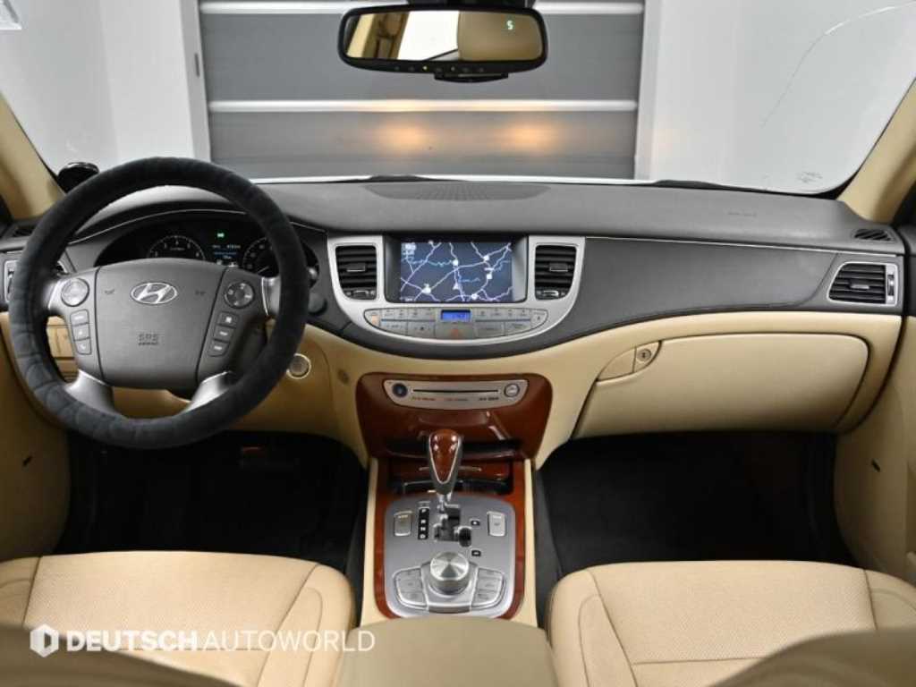 HYUNDAI Genesis - Vista 7