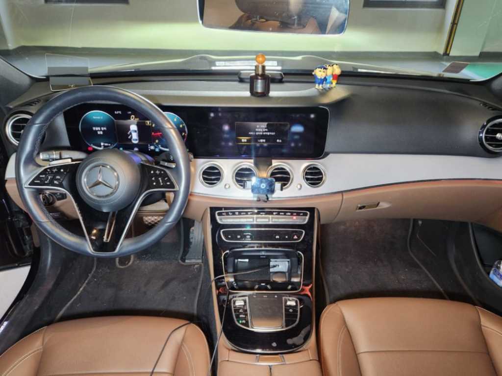 Mercedes Benz E class - Vista 5