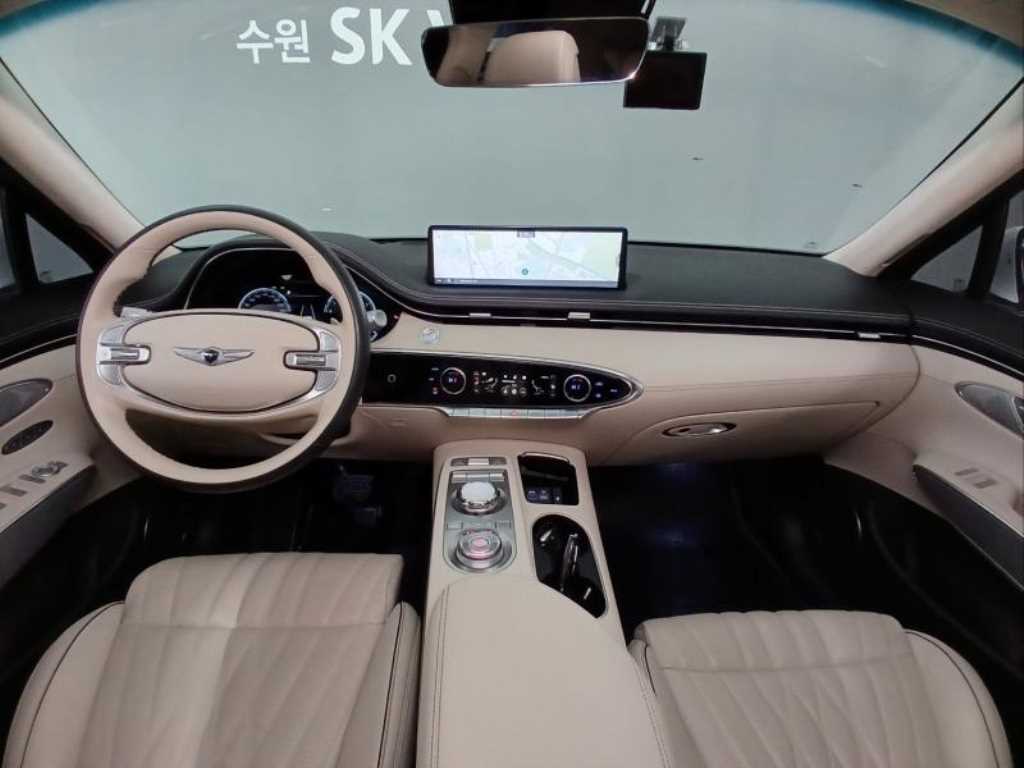 Genesis GV70 - Vista 6