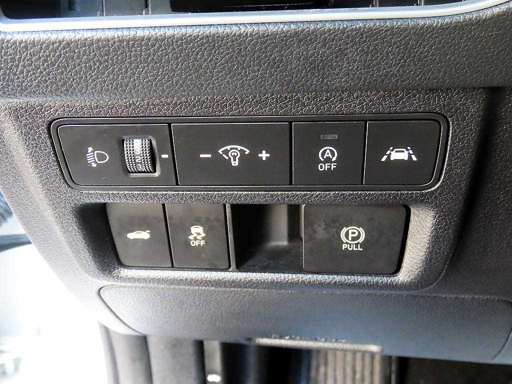 HYUNDAI Sonata - Vista 12