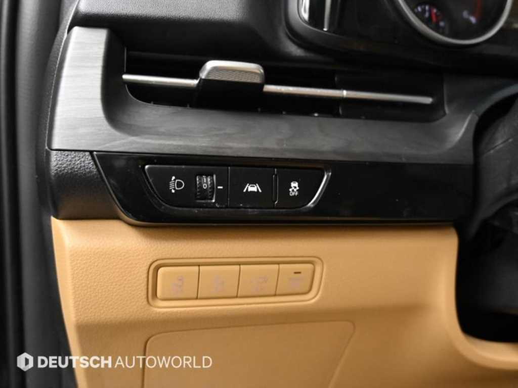 KIA Carnival - Vista 10