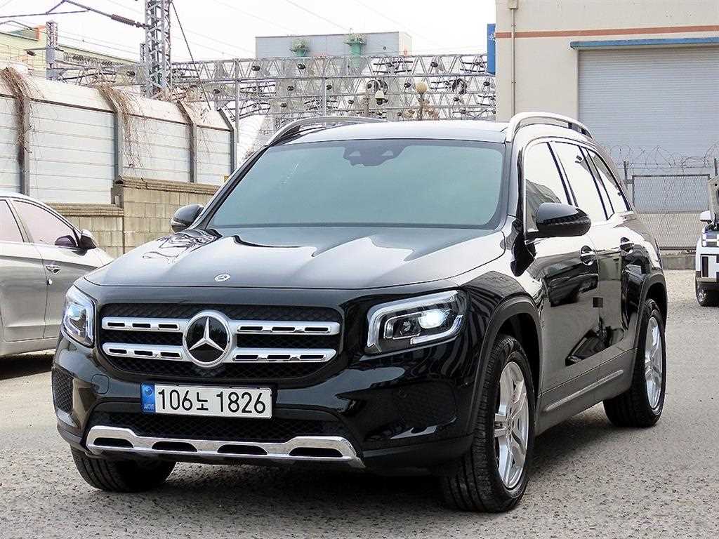Mercedes Benz GLB Class - Vista 2